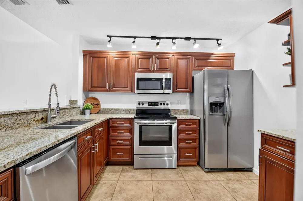 1633 Woodbridge Lakes Circle #1633 West Palm Beach, FL 33406