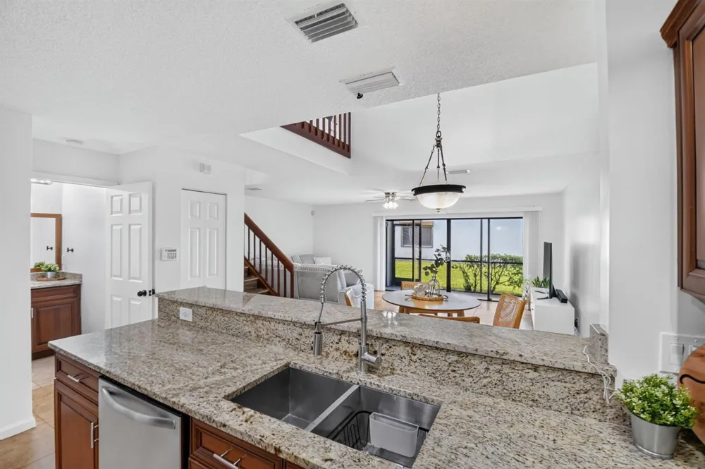 1633 Woodbridge Lakes Circle #1633 West Palm Beach, FL 33406
