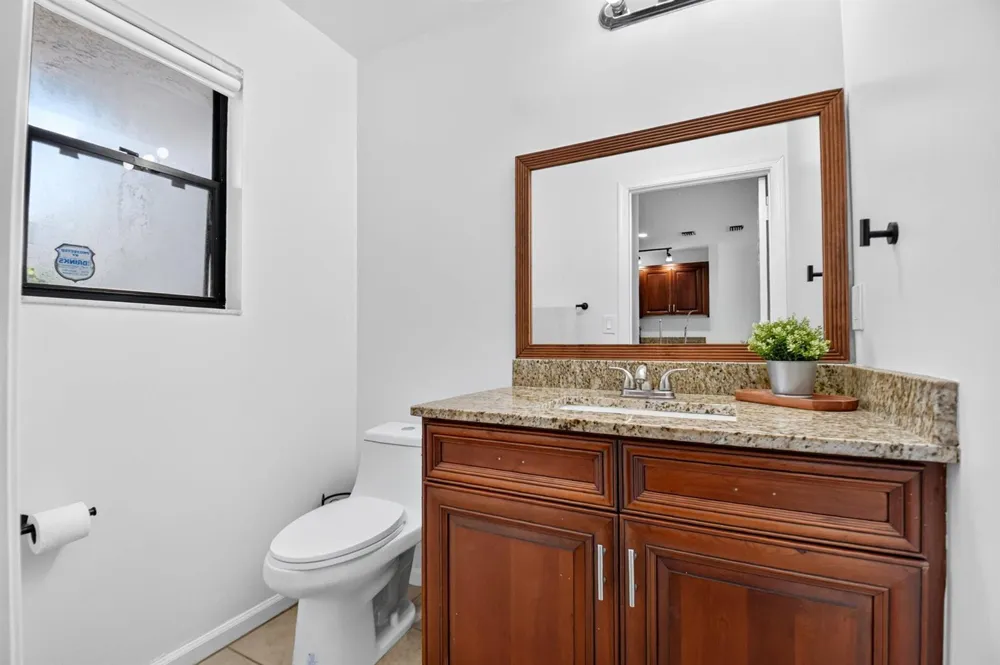 1633 Woodbridge Lakes Circle #1633 West Palm Beach, FL 33406
