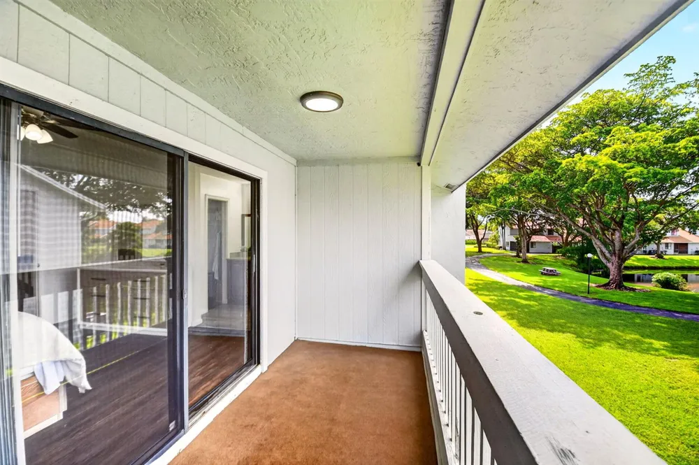 1633 Woodbridge Lakes Circle #1633 West Palm Beach, FL 33406