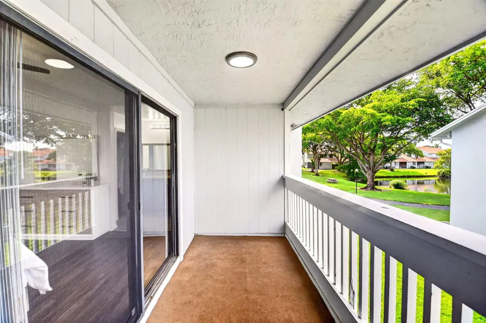 1633 Woodbridge Lakes Circle #1633 West Palm Beach, FL 33406