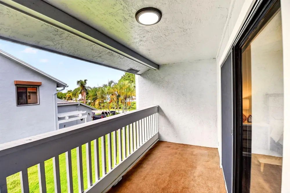 1633 Woodbridge Lakes Circle #1633 West Palm Beach, FL 33406