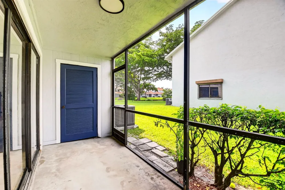 1633 Woodbridge Lakes Circle #1633 West Palm Beach, FL 33406