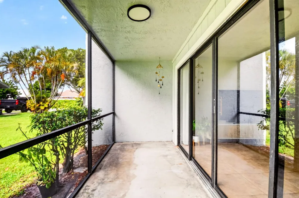 1633 Woodbridge Lakes Circle #1633 West Palm Beach, FL 33406