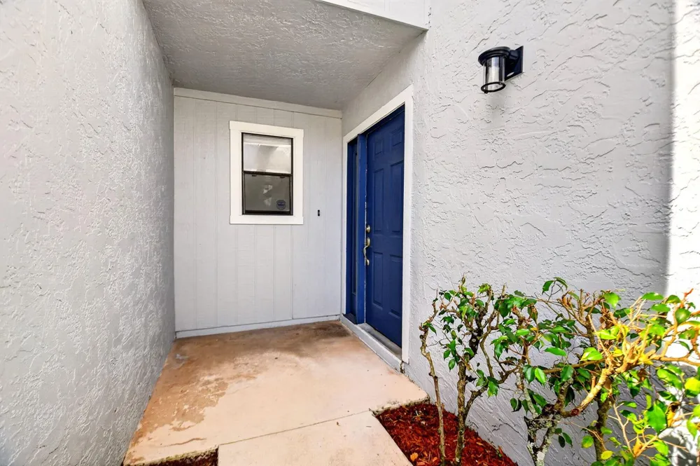1633 Woodbridge Lakes Circle #1633 West Palm Beach, FL 33406