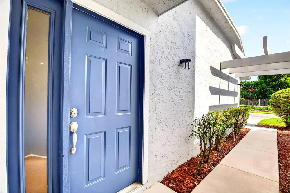 1633 Woodbridge Lakes Circle #1633 West Palm Beach, FL 33406