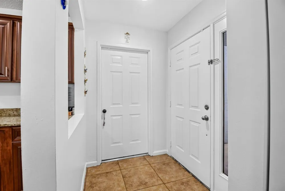 1633 Woodbridge Lakes Circle #1633 West Palm Beach, FL 33406