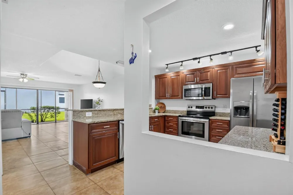 1633 Woodbridge Lakes Circle #1633 West Palm Beach, FL 33406