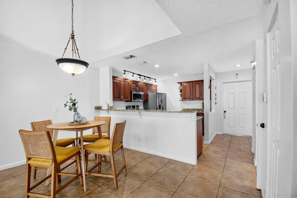 1633 Woodbridge Lakes Circle #1633 West Palm Beach, FL 33406