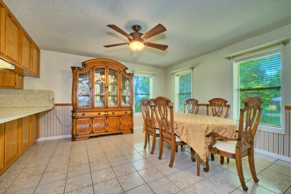 731 Pecan Estates Loop Hemphill, TX 75948