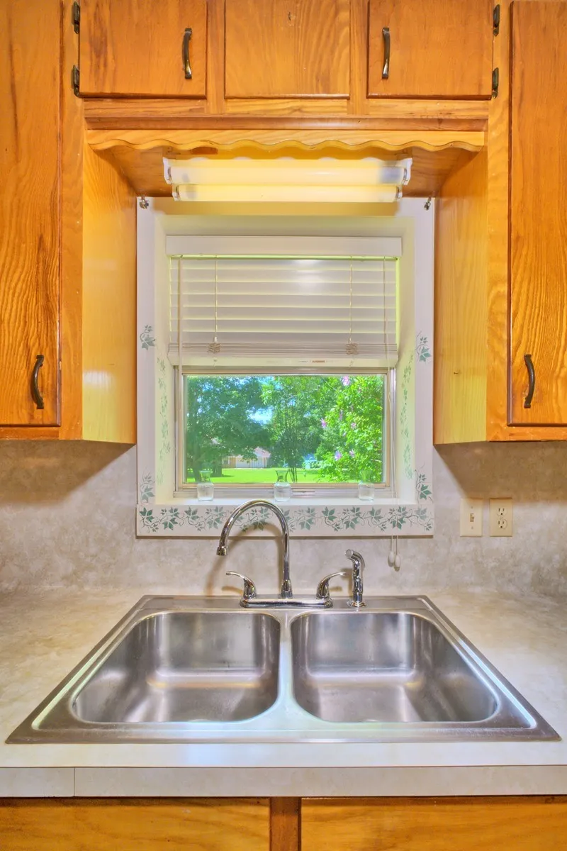 731 Pecan Estates Loop Hemphill, TX 75948