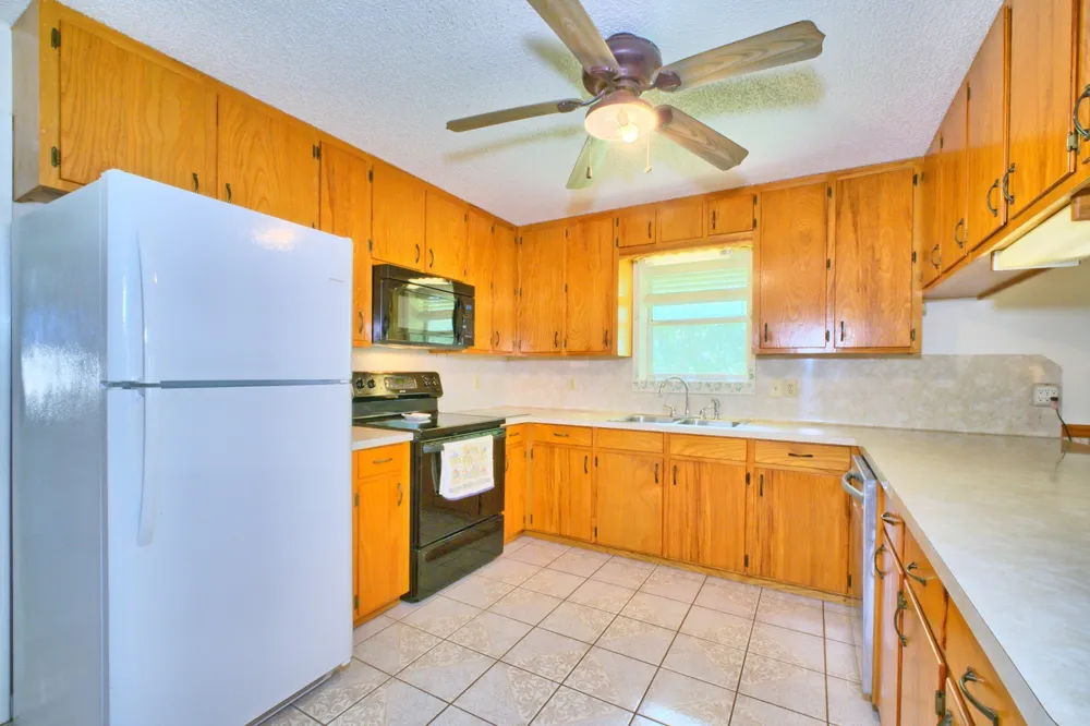 731 Pecan Estates Loop Hemphill, TX 75948