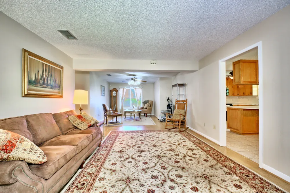 731 Pecan Estates Loop Hemphill, TX 75948