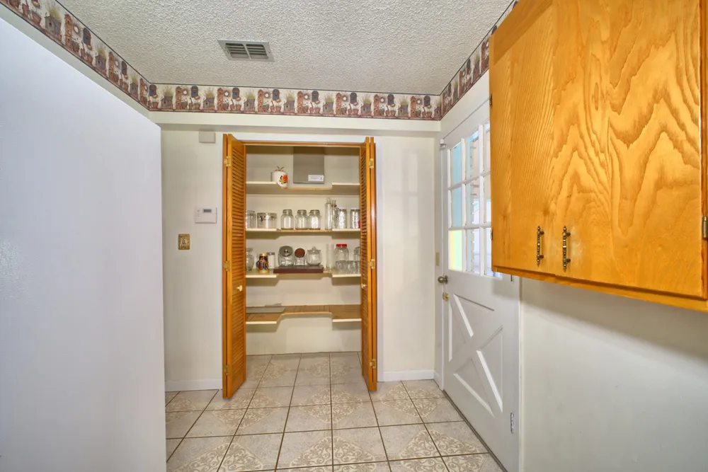731 Pecan Estates Loop Hemphill, TX 75948