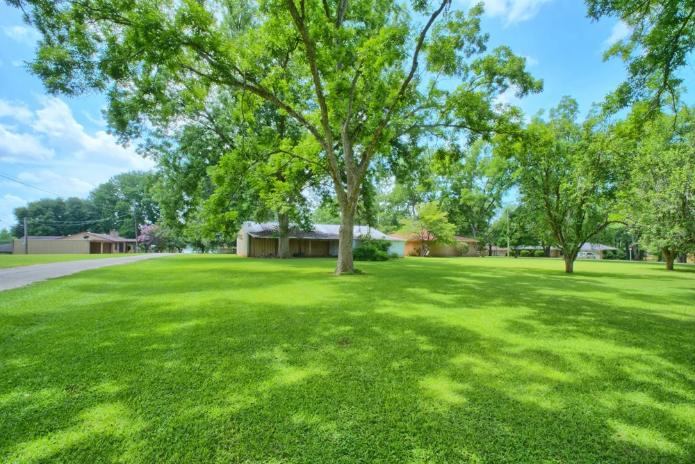 731 Pecan Estates Loop Hemphill, TX 75948