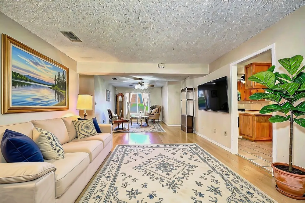 731 Pecan Estates Loop Hemphill, TX 75948