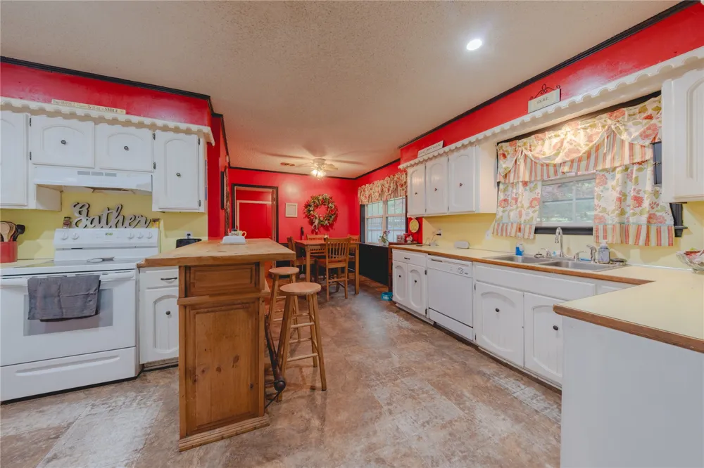 461356 E 1023 ROAD Sallisaw, OK 74955