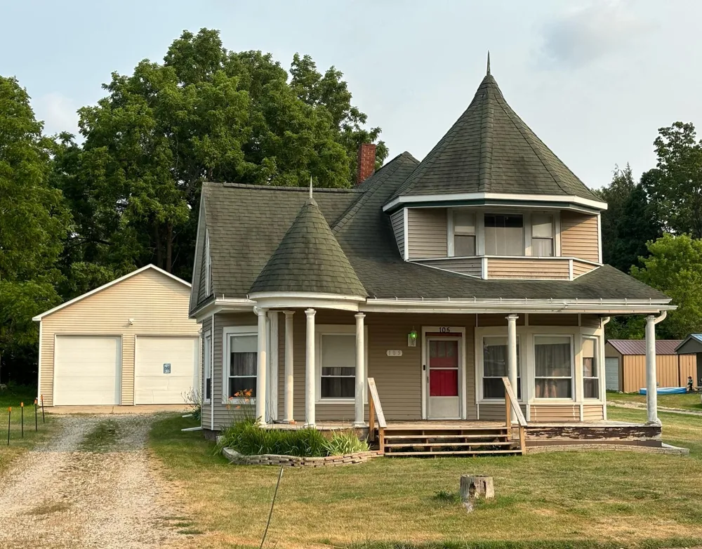 105 Mackinaw Trail Leroy, MI 49655