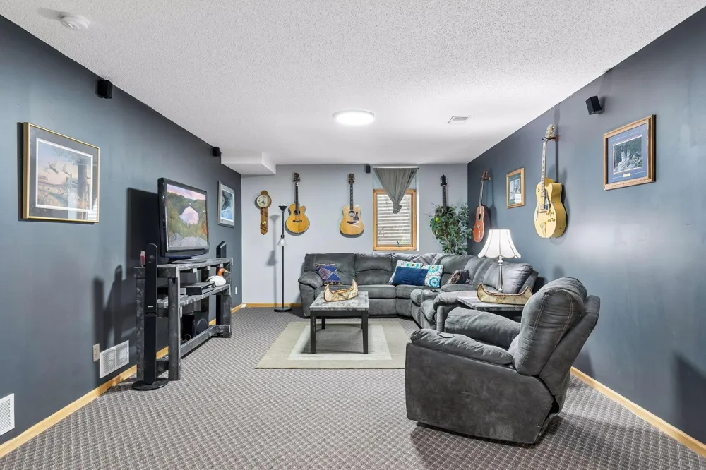 39074 Riverside Court North Branch, MN 55056