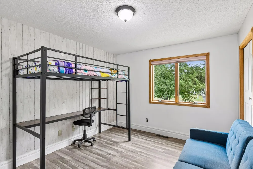 39074 Riverside Court North Branch, MN 55056