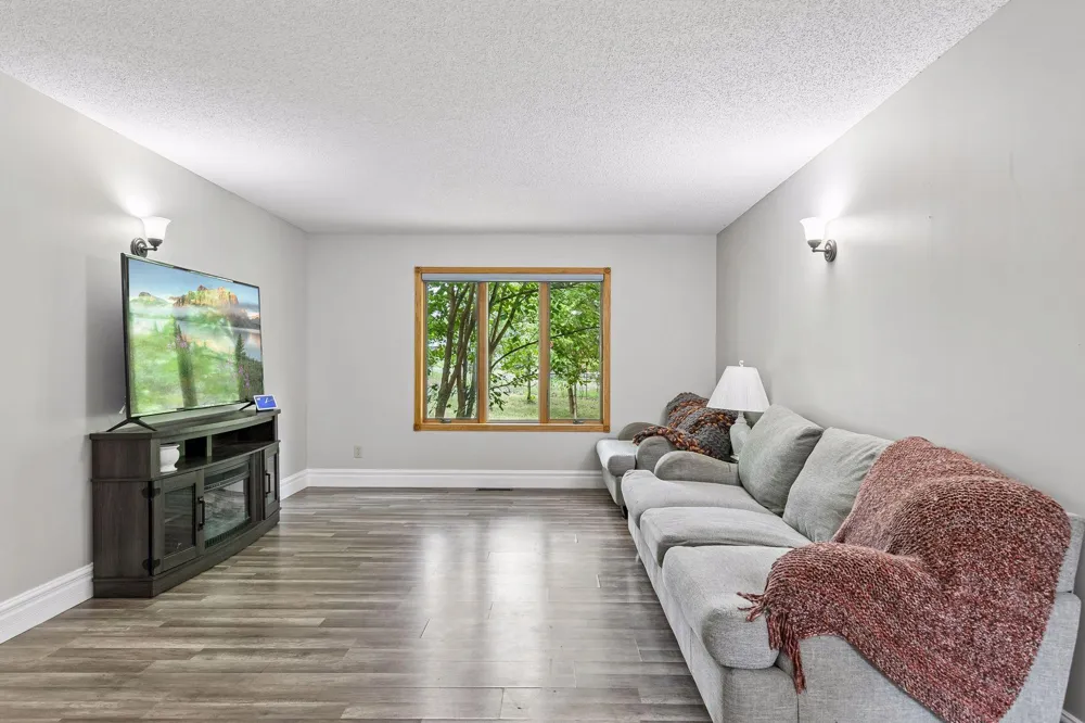 39074 Riverside Court North Branch, MN 55056
