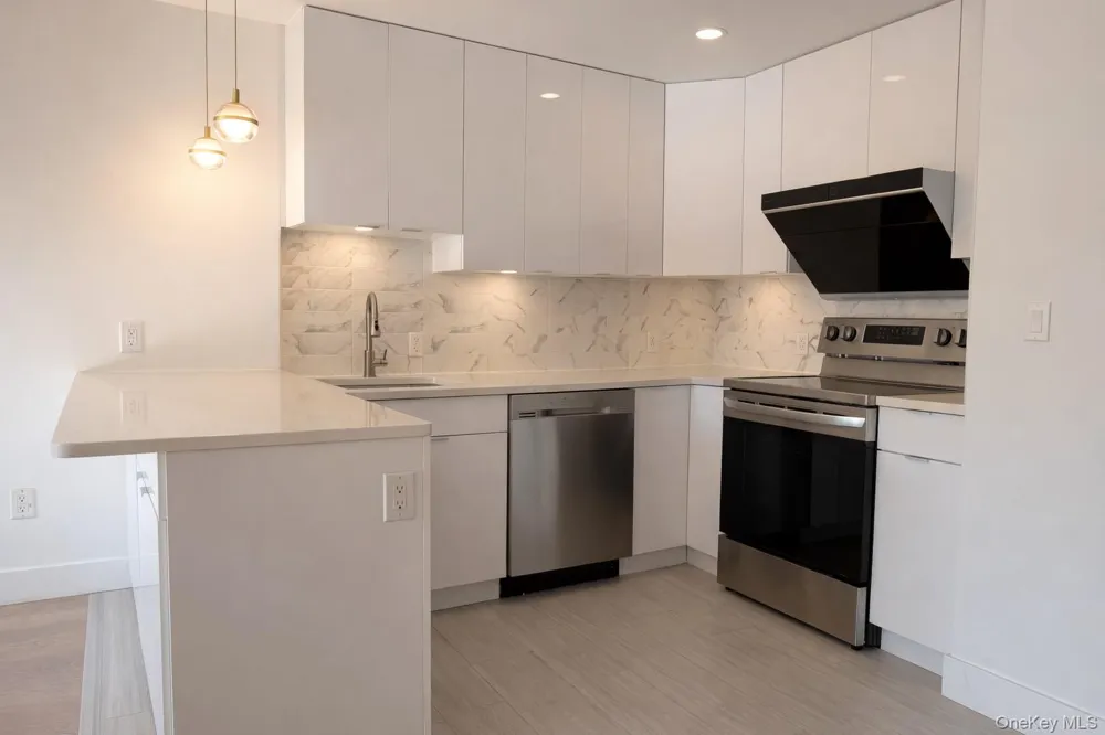 52-16 Roosevelt Avenue #2C Woodside, NY 11377