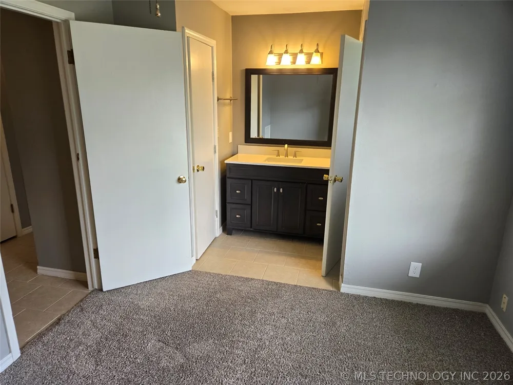 228 E J. STREET Jenks, OK 74037