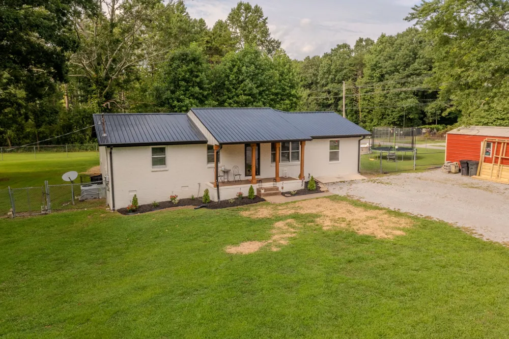 22 Oak Dr Tracy City, TN 37387