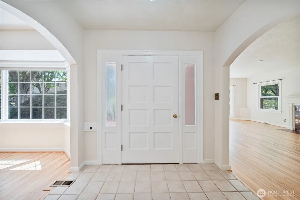1327 18th Avenue Longview, WA 98632