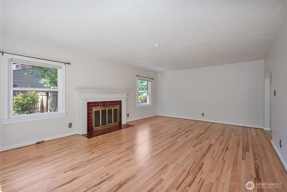 1327 18th Avenue Longview, WA 98632