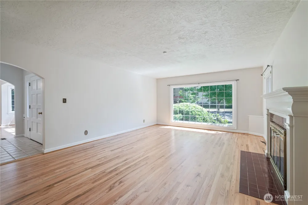 1327 18th Avenue Longview, WA 98632