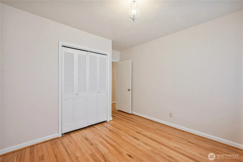 1327 18th Avenue Longview, WA 98632