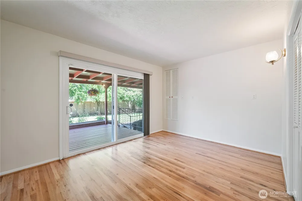1327 18th Avenue Longview, WA 98632