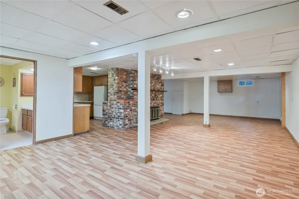 1327 18th Avenue Longview, WA 98632