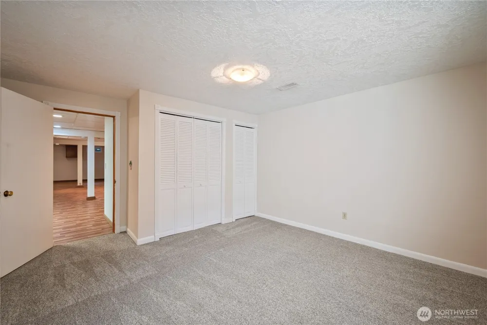 1327 18th Avenue Longview, WA 98632