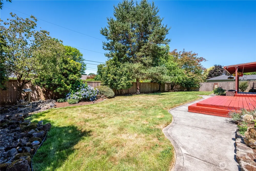 1327 18th Avenue Longview, WA 98632