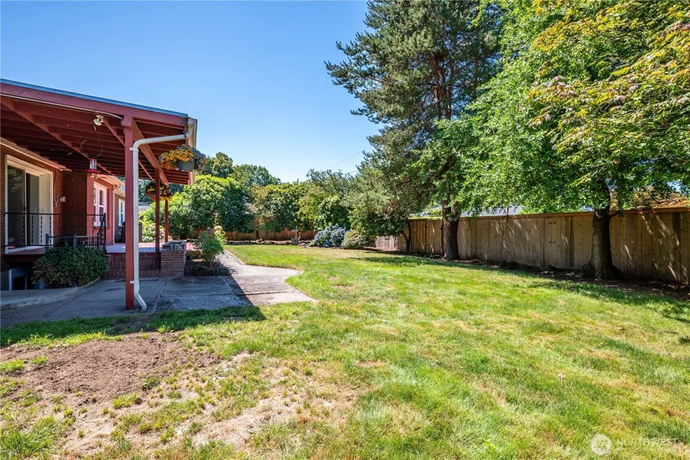 1327 18th Avenue Longview, WA 98632