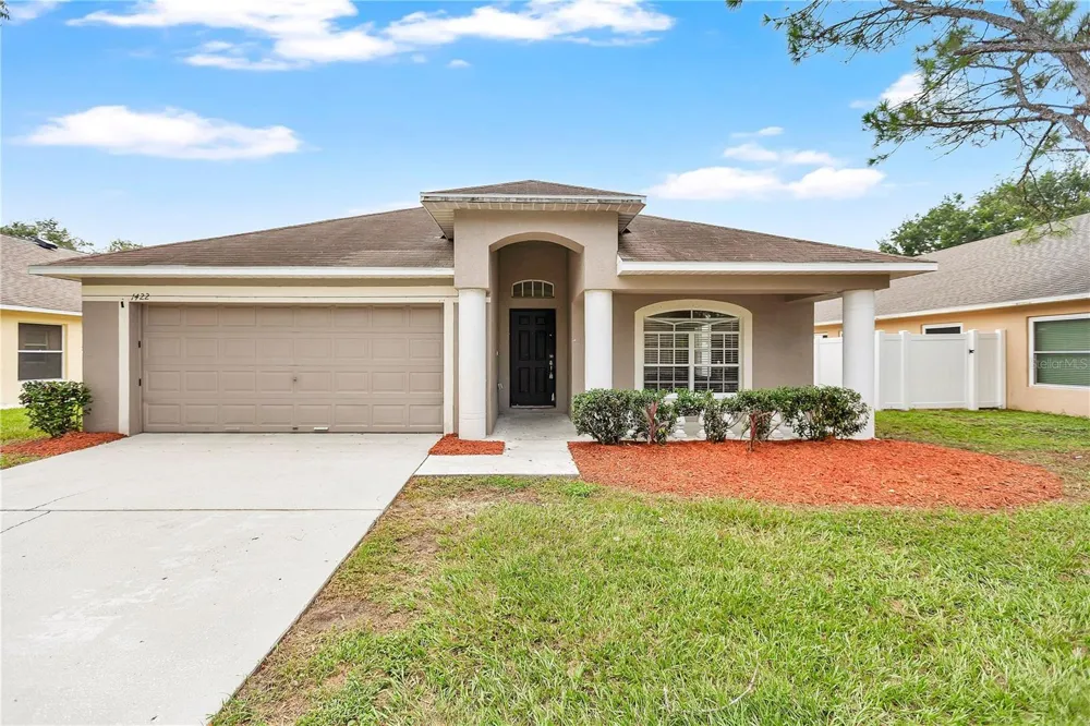 1422 LAKE SHORE RANCH DRIVE Seffner, FL 33584