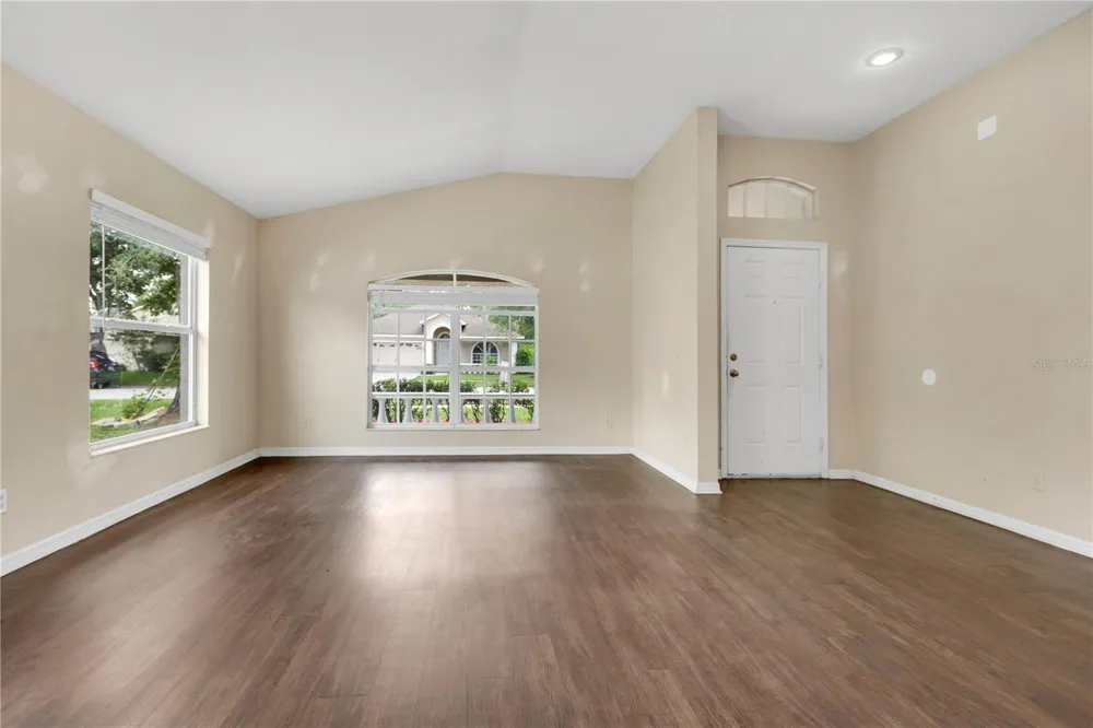 1422 LAKE SHORE RANCH DRIVE Seffner, FL 33584