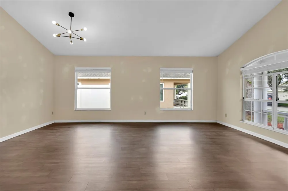 1422 LAKE SHORE RANCH DRIVE Seffner, FL 33584