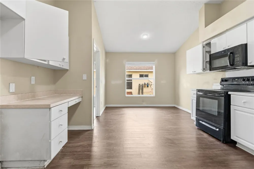 1422 LAKE SHORE RANCH DRIVE Seffner, FL 33584