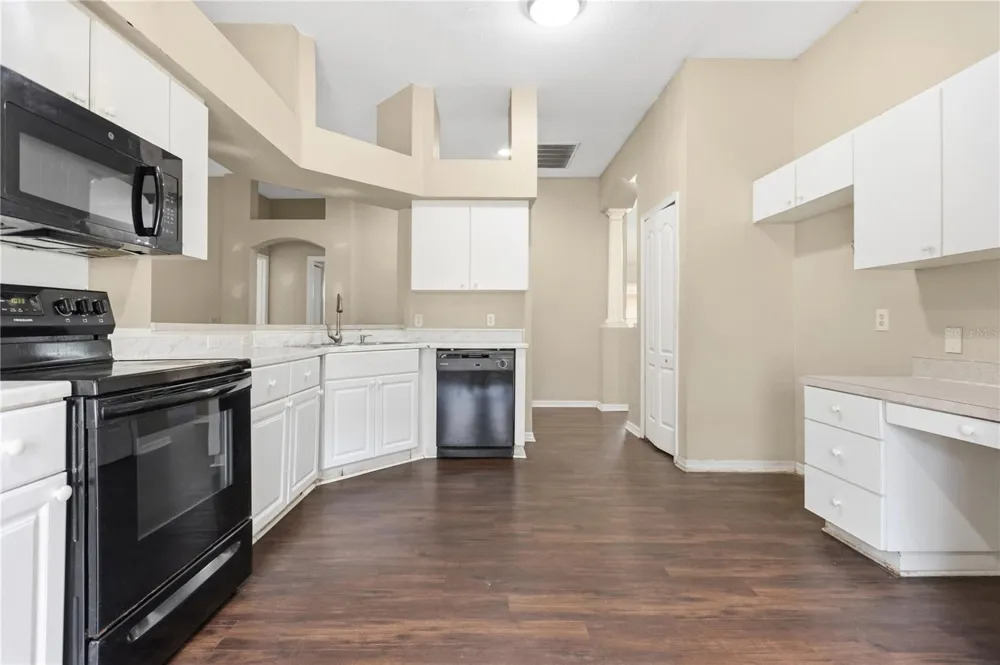 1422 LAKE SHORE RANCH DRIVE Seffner, FL 33584