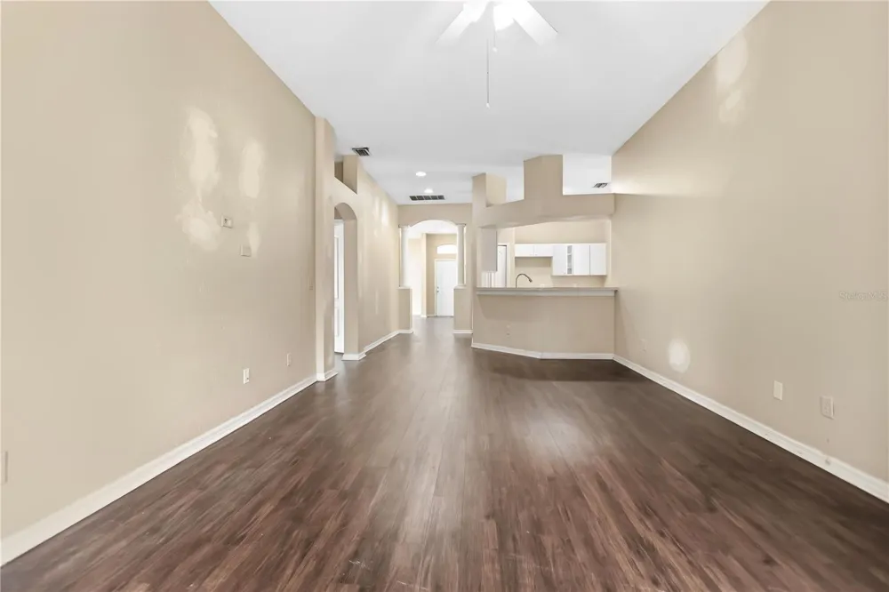 1422 LAKE SHORE RANCH DRIVE Seffner, FL 33584
