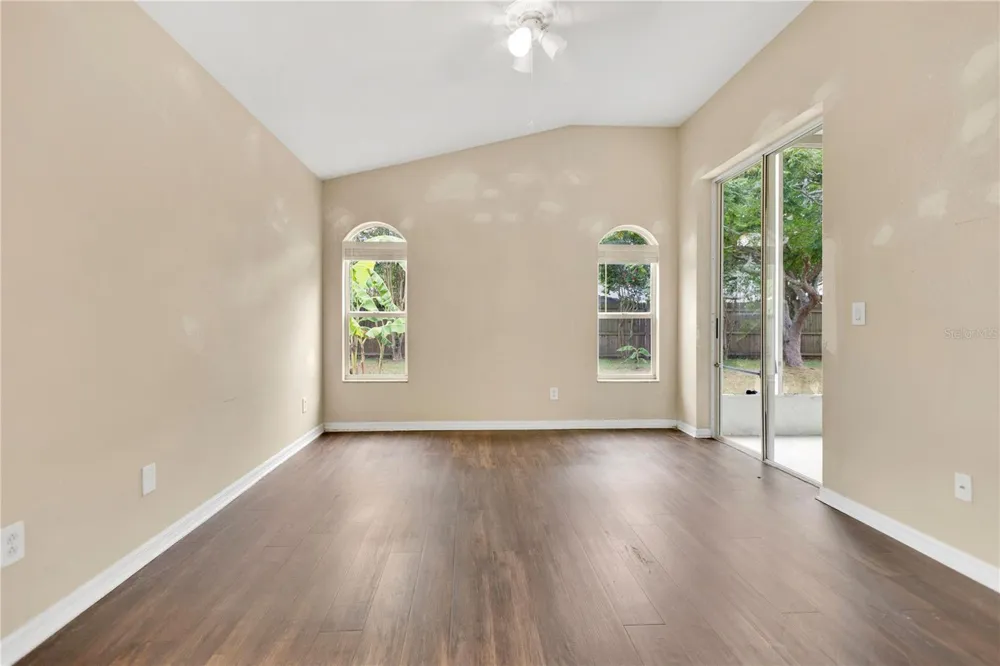 1422 LAKE SHORE RANCH DRIVE Seffner, FL 33584