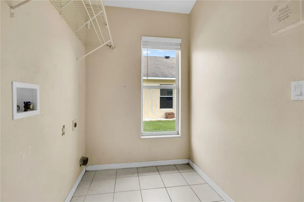 1422 LAKE SHORE RANCH DRIVE Seffner, FL 33584