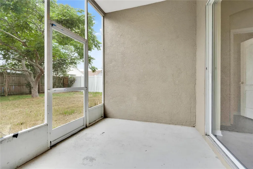 1422 LAKE SHORE RANCH DRIVE Seffner, FL 33584