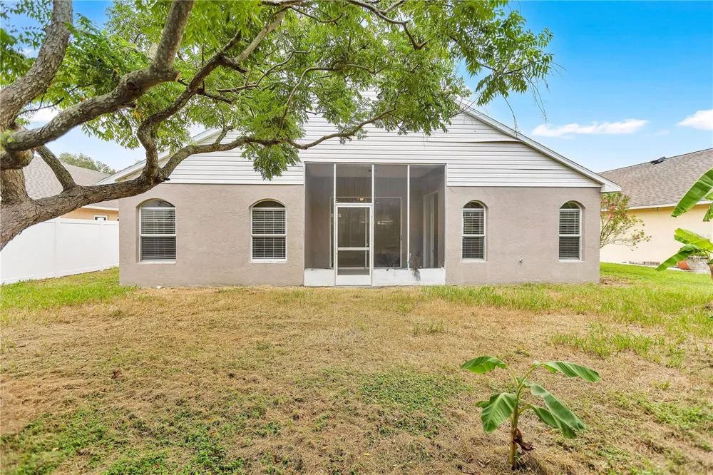 1422 LAKE SHORE RANCH DRIVE Seffner, FL 33584