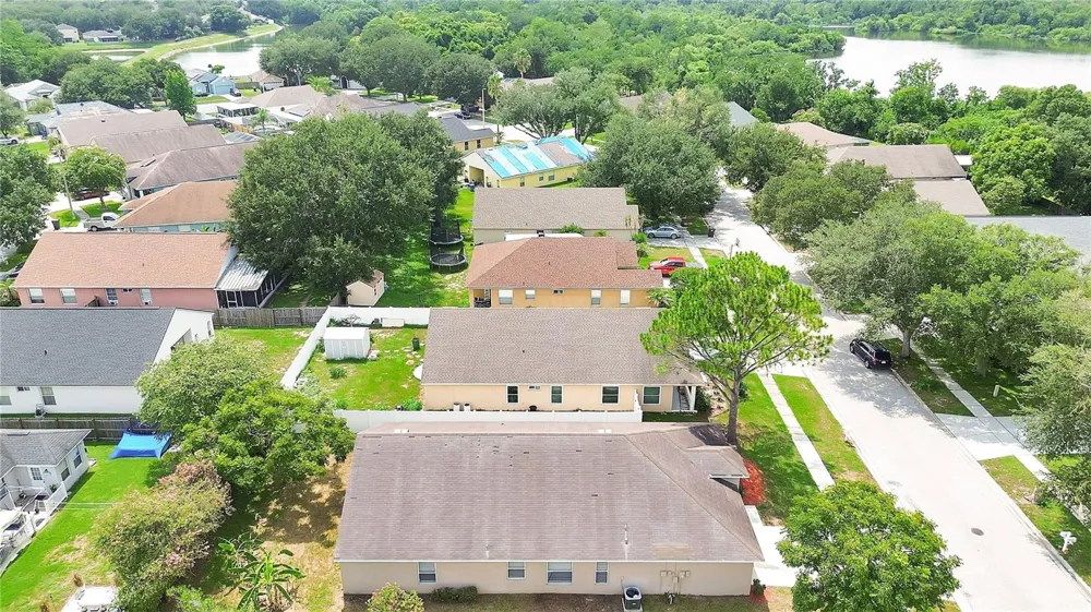 1422 LAKE SHORE RANCH DRIVE Seffner, FL 33584