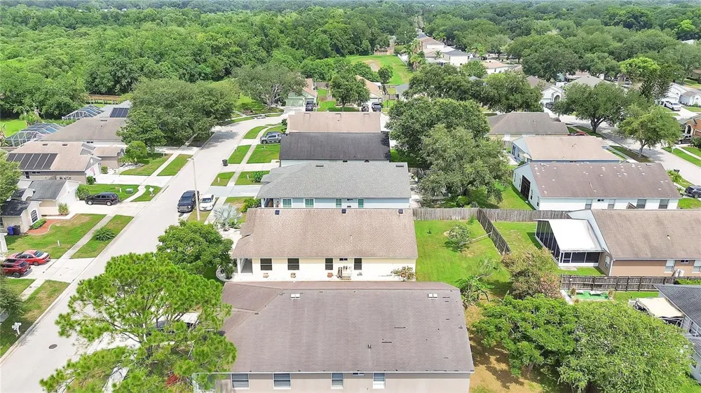 1422 LAKE SHORE RANCH DRIVE Seffner, FL 33584