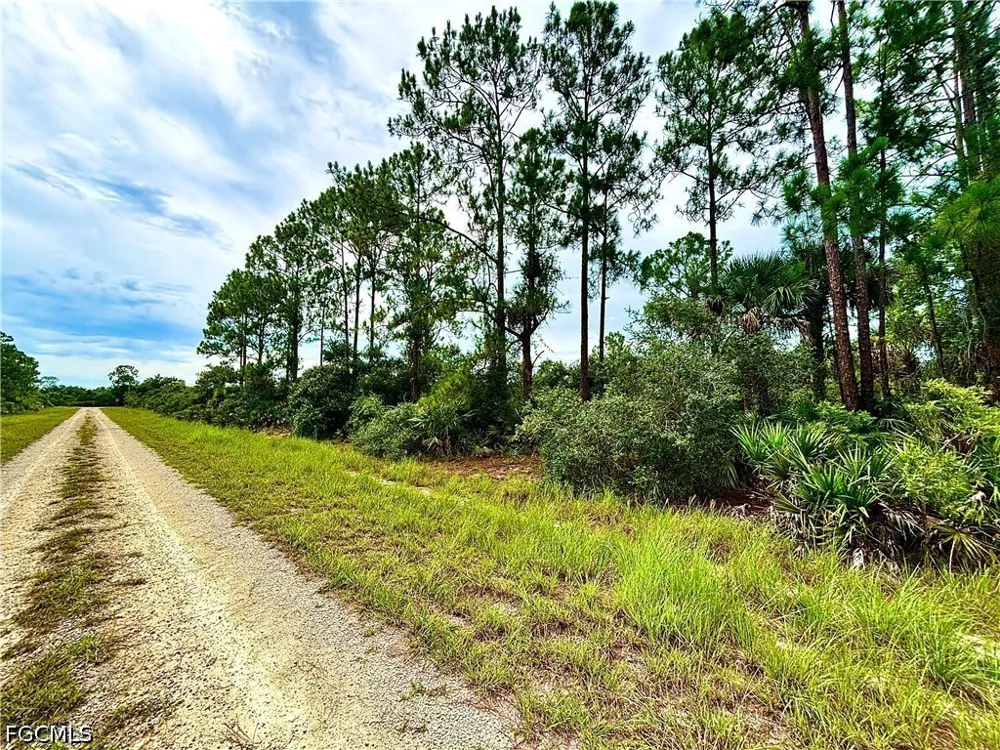 E 27th Street Alva, FL 33920